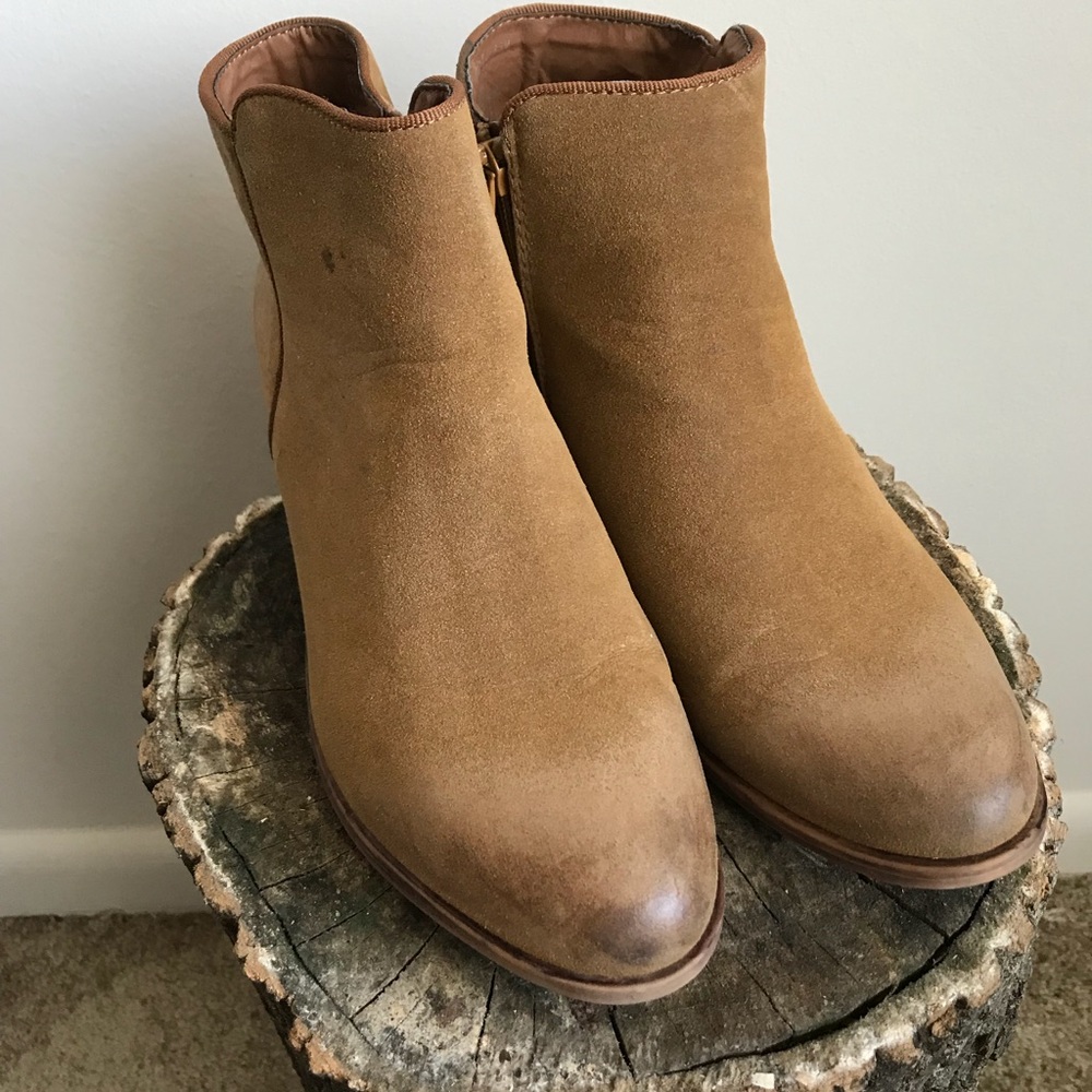 Tan ankle boot